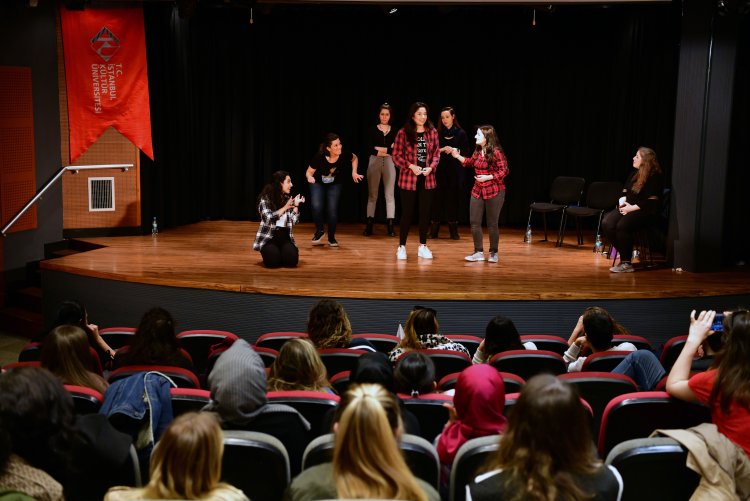 “Sahne Kadının!” Ekibi İKÜ Öğrencileriyle Buluştu