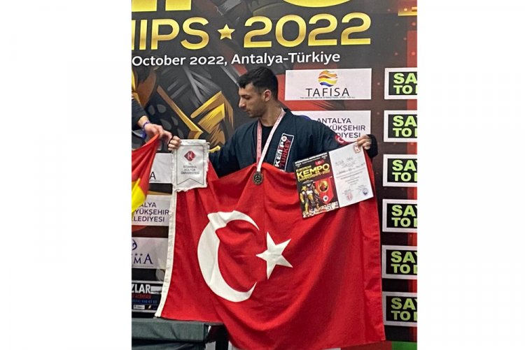 Öğrencilerimizden Altuğ Sarı, Avrupa Kempo Şampiyonası'nda Avrupa Üçüncüsü Oldu 