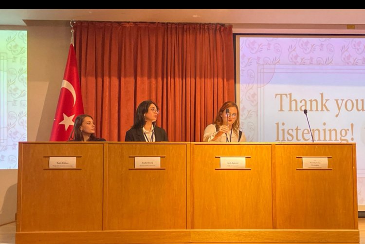 Öğrencilerimizden Sude Aksoy Makalesini Sundu